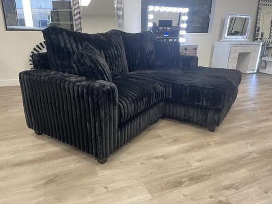 9400 Black - Sectional ***NEW ARRIVAL***